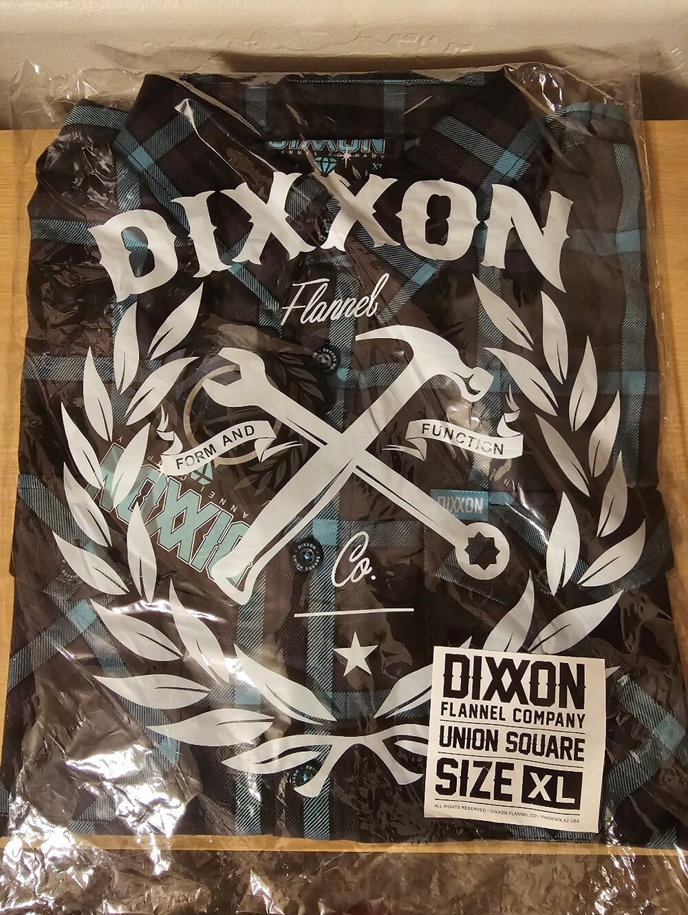 DIXXON - The Union Square Woman's XL Long Sleeve Flannel